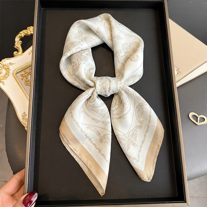 Vintage Beige Paisley Print Sq - Ascot Neck Scarf ulasan dan harga